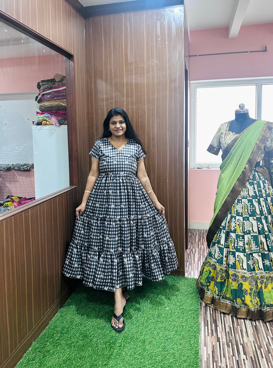 Color 2 Mul Checks Pure Mul Chanderi Long Dress | Neck & Sleeve Pattern